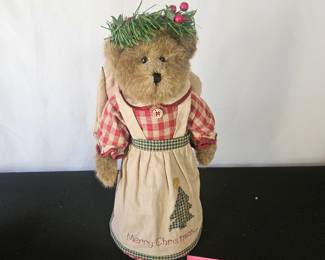 Item #22 Boyds Bear Tree Topper $10