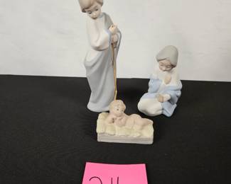 Item #216 Zaphir Nativity $100