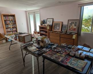 Sci Fi, miniatures box, extension cords, surge protectors