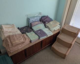 bedding (quilts not pictured), dog stairs