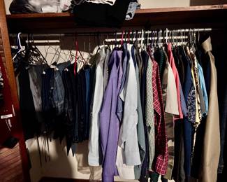 Men’s clothing size medium jeans 30/32