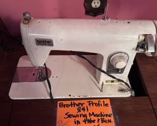 Vintage sewing machine it works!