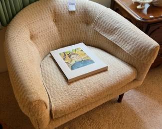 Accent Chairs 