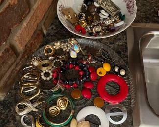 Unmarked Jewelry 