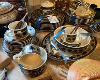 Dinnerware Set 