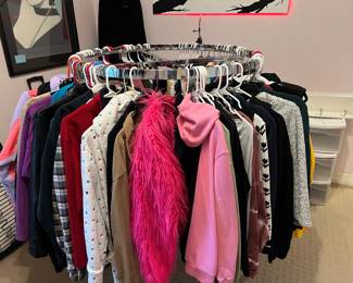 Lots of ladies & teen clothing