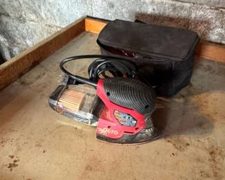 SKIL Octo Random Orbit Sander with Case