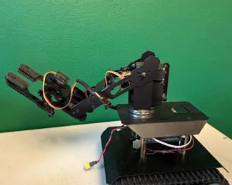 Adeept RaspTank Smart Robot Tank with Robotic Arm