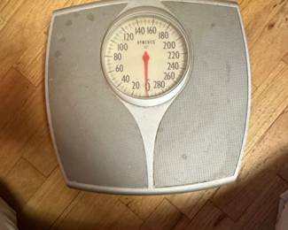 HoMedics Mechanical Scale