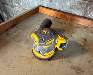 DEWALT DCWB V MAX XR Brushless Cordless Random Orbit Sander Tool Only