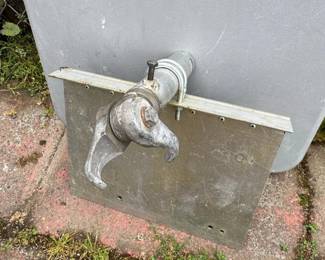 Industrial Metal Hose Nozzle with Mounting Plate