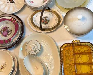 Kitchen: Vintage Serving Dishes