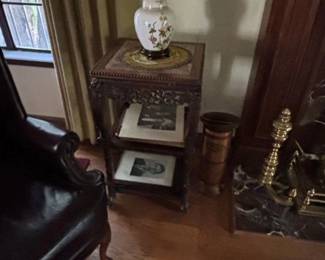 Chinese Export Porcelain Lamp on Carved Rosewood Side Table