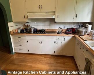 Vintage Kitchen Cabinets and Appliances