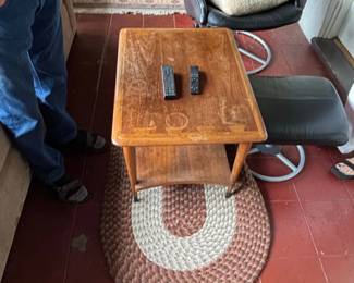 MidCentury Modern Lane Acclaim Walnut Side Table