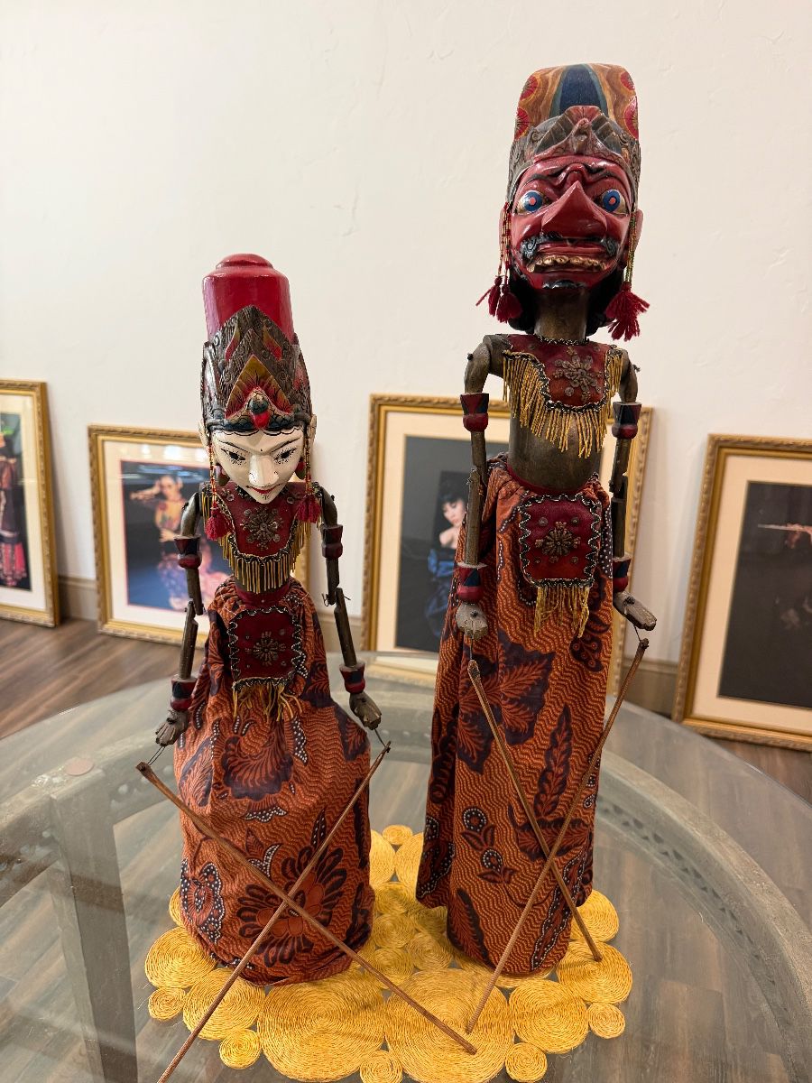 Opera theatre puppets