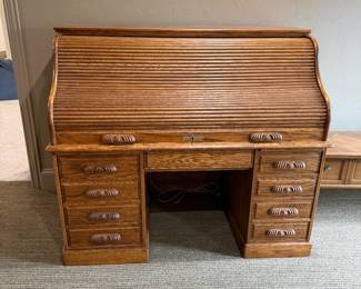 Oak Crest Roll Top desk