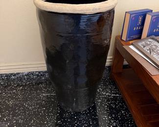 36” stoneware planter black (Q:2)