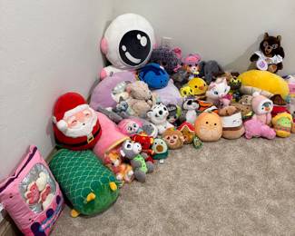 Loads of plushes 