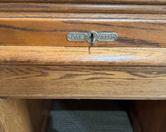 Roll top Oak Crest insignia