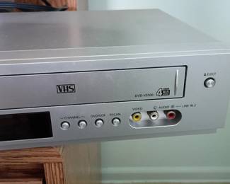 VHS combo player