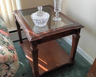 Pair of end tables 