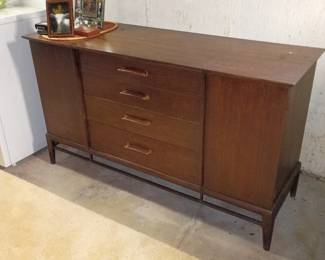 Mid Century Modern buffet sideboard