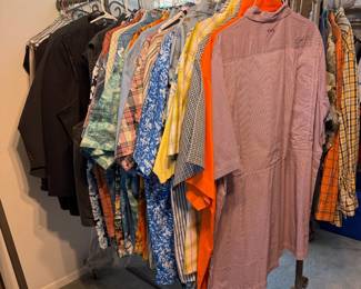 Man, short sleeve button up shirts