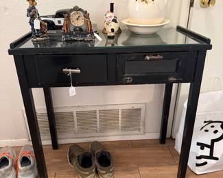 Entry table and miscellaneous decor
