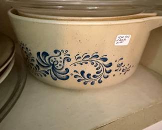 Pyrex, vintage, homestead blue
