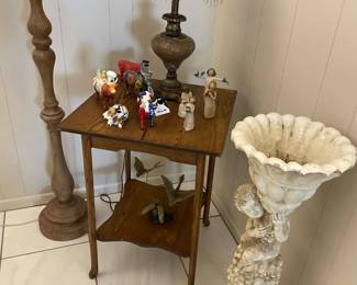 Wildflower Lane Estate Sale in Bay City victorian lamp