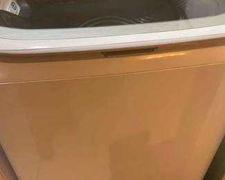 Wildflower Lane Estate Sale in Bay City washer and dryer