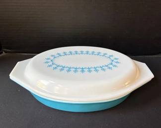 Vintage Pyrex Snowflake Garland Divided Casserole Dish