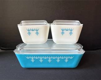 Pyrex Snowflake Blue 3 Containers Vintage