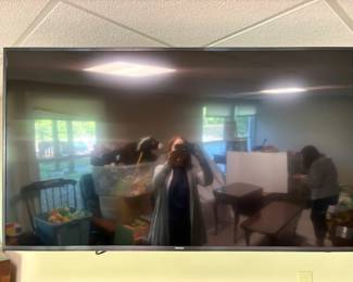 Samsung 55 inch UHD 6 Series TV with Wall Mount Included