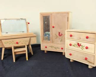 Vintage Red Robin Wooden Doll Furniture