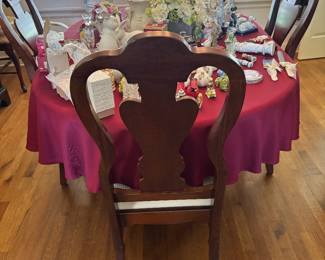 Dining Room Set/  Nice Glassware/ Porcelain