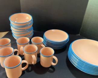 Rio Century Eight Piece Dish Set