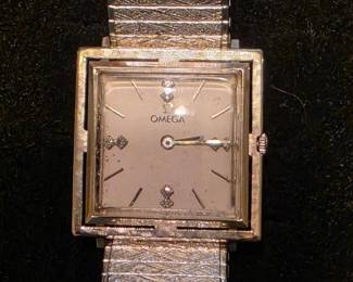 Beautiful 14K Omega watch 