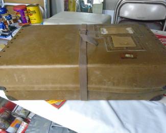 VINTAGE CARDBOARD SHIPPING OR COLLEGE SUITCASE 