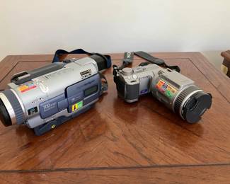 072-MBR: Sony Digital Camera Pair