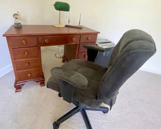 041-BR3: Desk Vignette