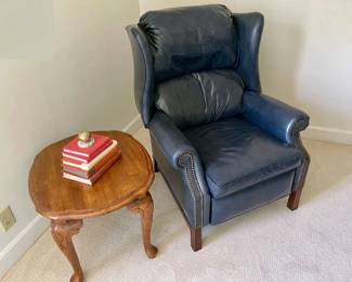 040-BR3: Distinction Leather Recliner