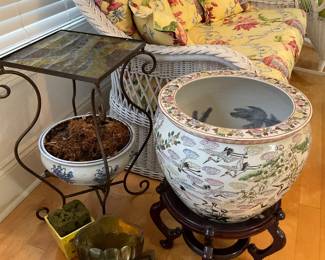 Plant stands and pots