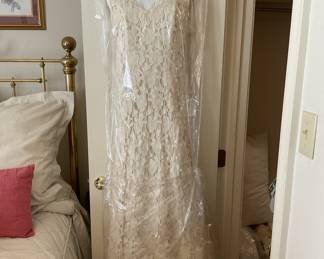  Small ecru wedding dress