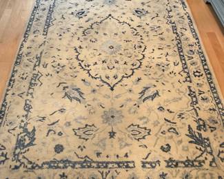 Cream White  Blue 5’x 8’ woolen rug