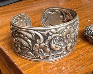 Amazing huge ornate deep repose sterling cuff