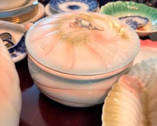 Porcelain Covered Dish Swirl Finial Lid Blue White China Cabbage Leaf Plate Vintage Tableware