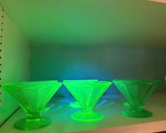 Uranium Vaseline Glass Sherbet Cups Stemmed Dessert Glasses Glowing Green UV Vintage Set