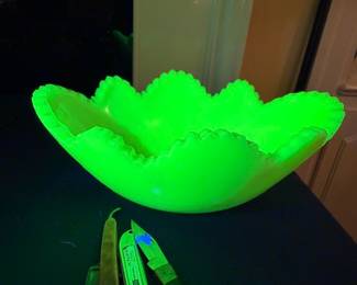 Uranium Vaseline Glass Ruffled Edge Bowl Bright Green Vintage Art Glass UV Glow Collectible
